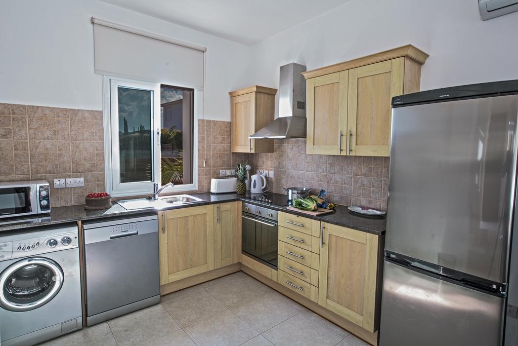 Halle Villa Протарас Номер фото
